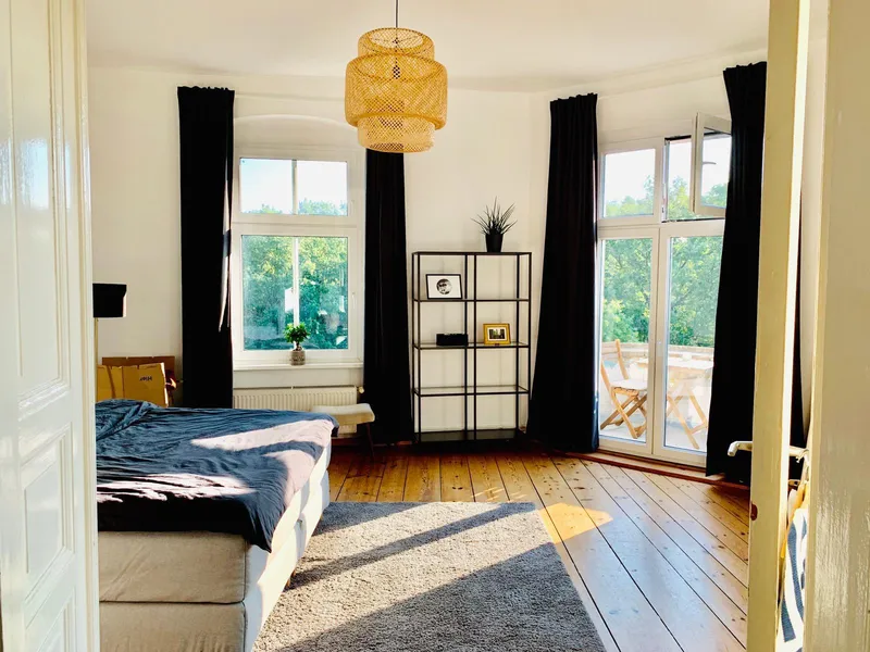 helle und charmante Altbauwohnung mit EBK sucht Untermieter / Untermieterin für ca. 6 Monate ! — photo 1